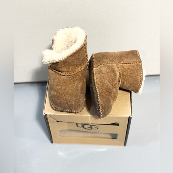 UGG Erin Booties - Picture 6 of 11